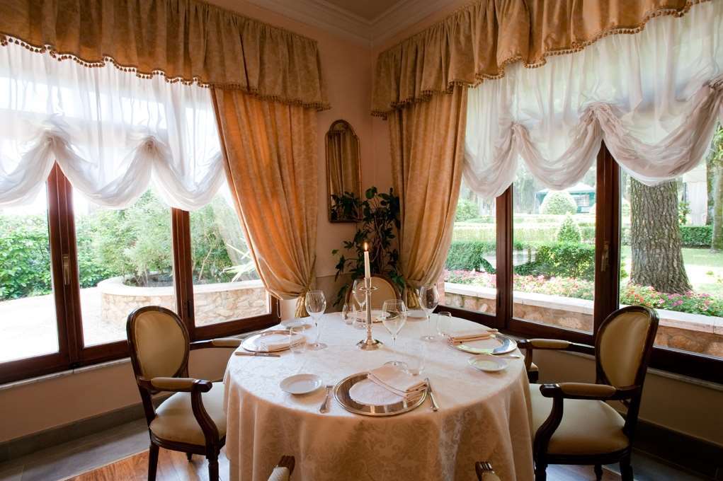 Hotel Villa Il Patriarca Chiusi Restaurang bild